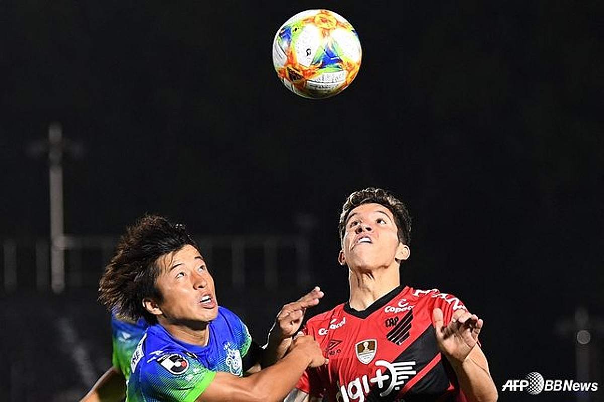 '역대급 암흑기' 축구 국대→'무려 21억 투입' 귀화 선수 추진... "中 선수로 뛰고 싶다" 선언한 '브라질 특급'