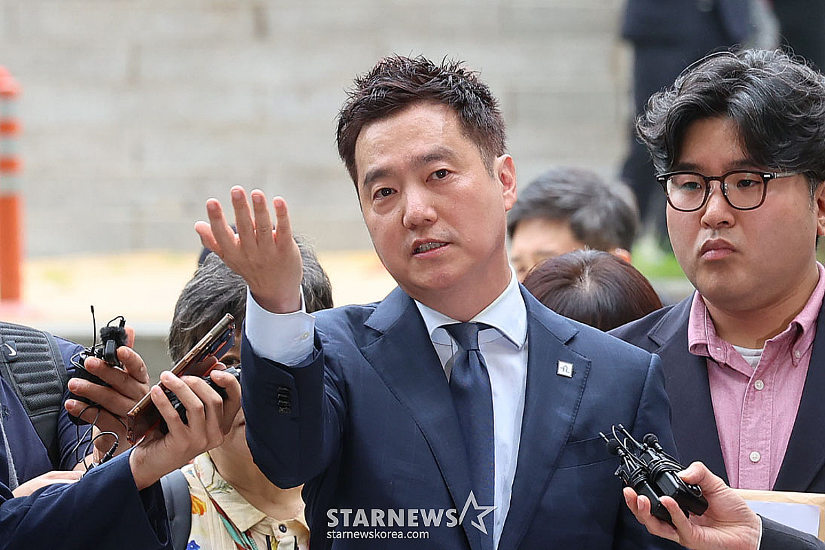[속보] '김수현 명예훼손 혐의' 김세의, 첫 공판 기일 또 연기..국민참여재판 희망