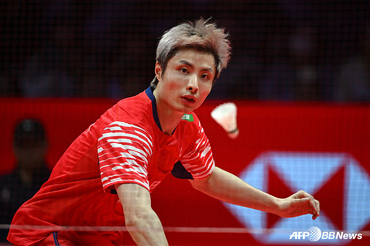 中 배드민턴 대충격 "세계 1위가 첫 판에 떨어졌다"... 스위치, 21세 유망주에 '이변의 희생양'