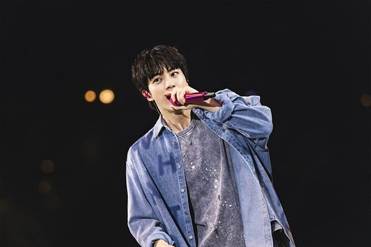 BTS 진"이게 바로 찐 형 모드" 슈가 뒷덜미 잡고 안무 자리로 끌고와... 글로벌 팬 폭소[K-EYES]