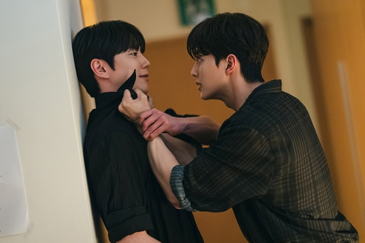 '포핸즈' 송강, 이준영에 분노의 멱살잡이