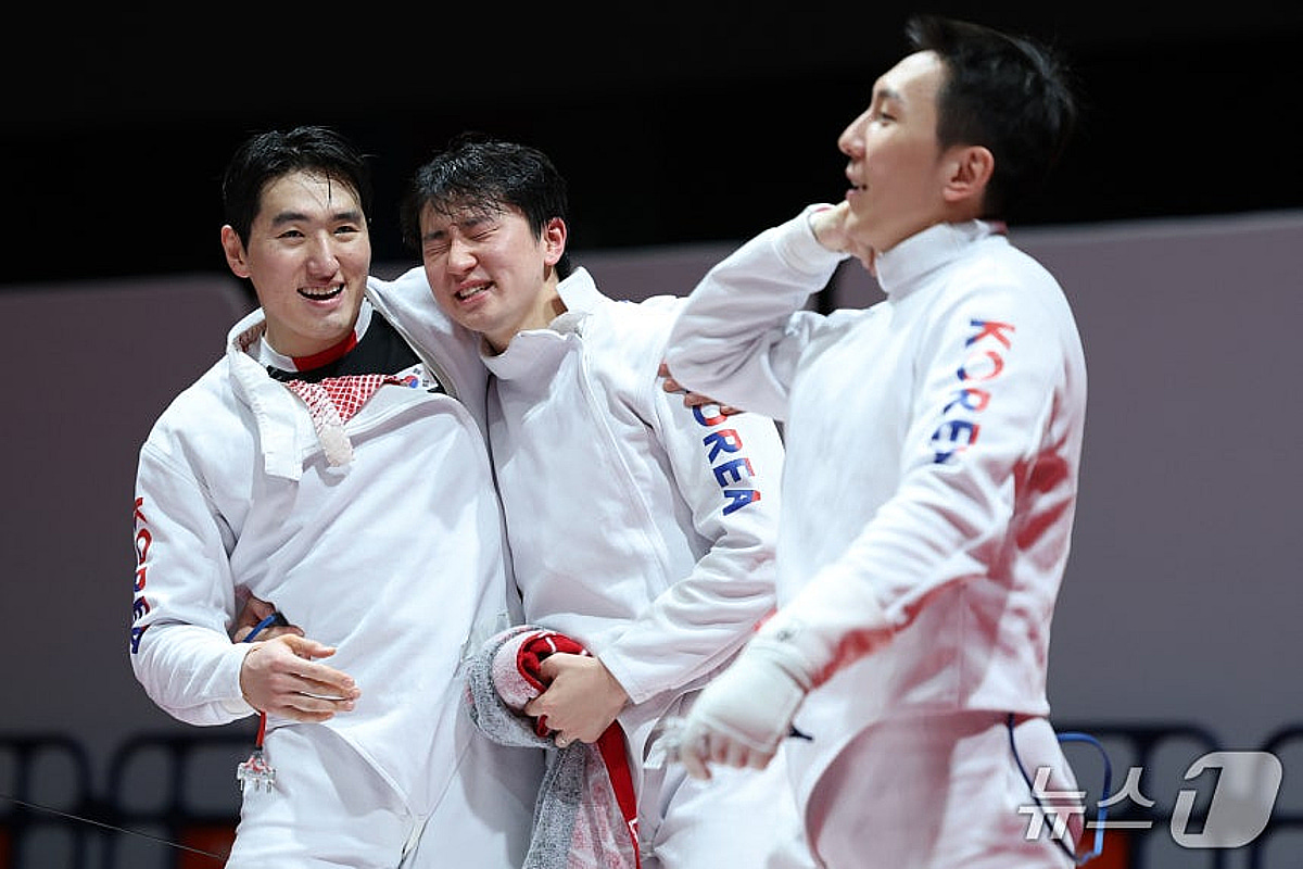 아! '19:10→42:43' 男에페, 9점 리드 못 지키고 카자흐에 통한의 패배... 12년 만에 금메달 놓쳤다 [아이치 나고야 AG]