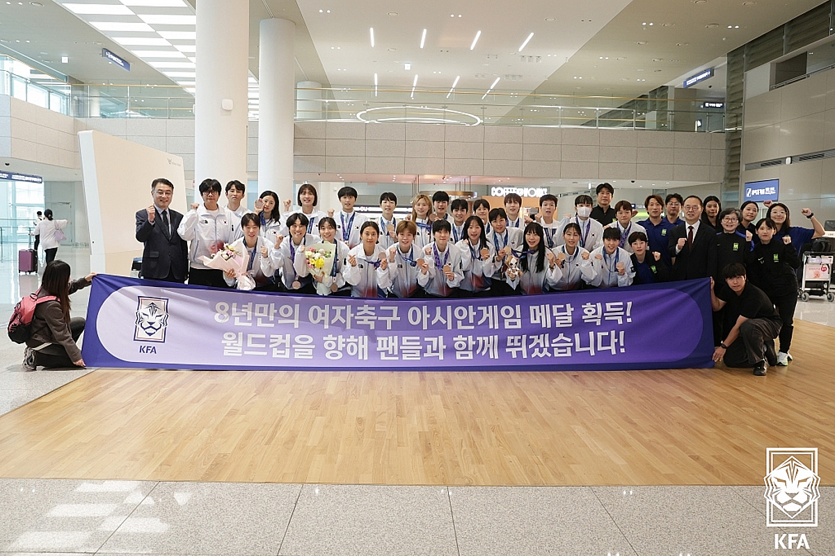 [오피셜] '중국 제치고 아시아 4위 등극' 韓 여자축구, 3년 4개월 만에 피파랭킹 최고 순위 '17위'