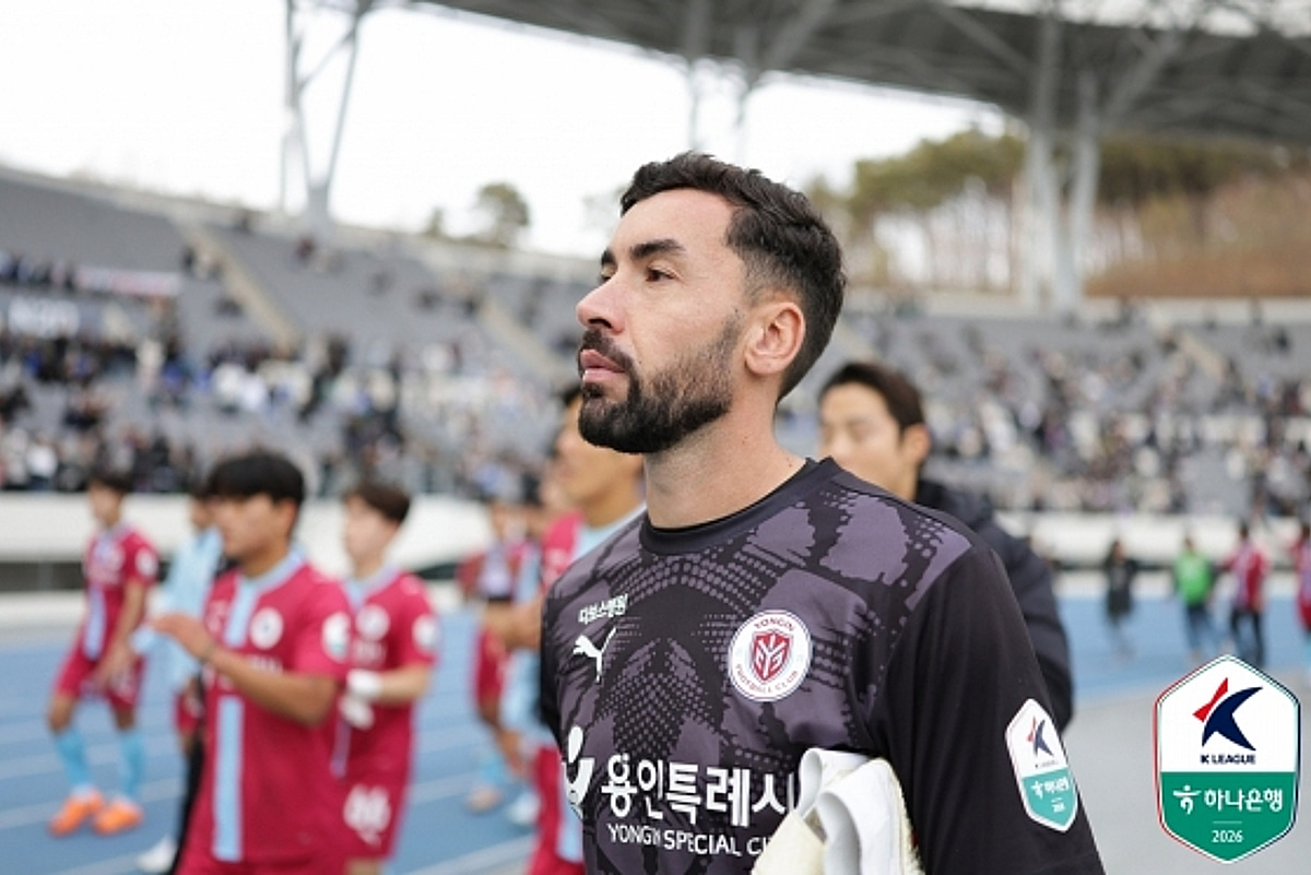 '28년 만의 외국인 GK' 3경기 8실점→1무 2패, 끝내 주전 수문장 교체 승부수 "골키퍼만의 문제는 아니지만..." [화성 현장]