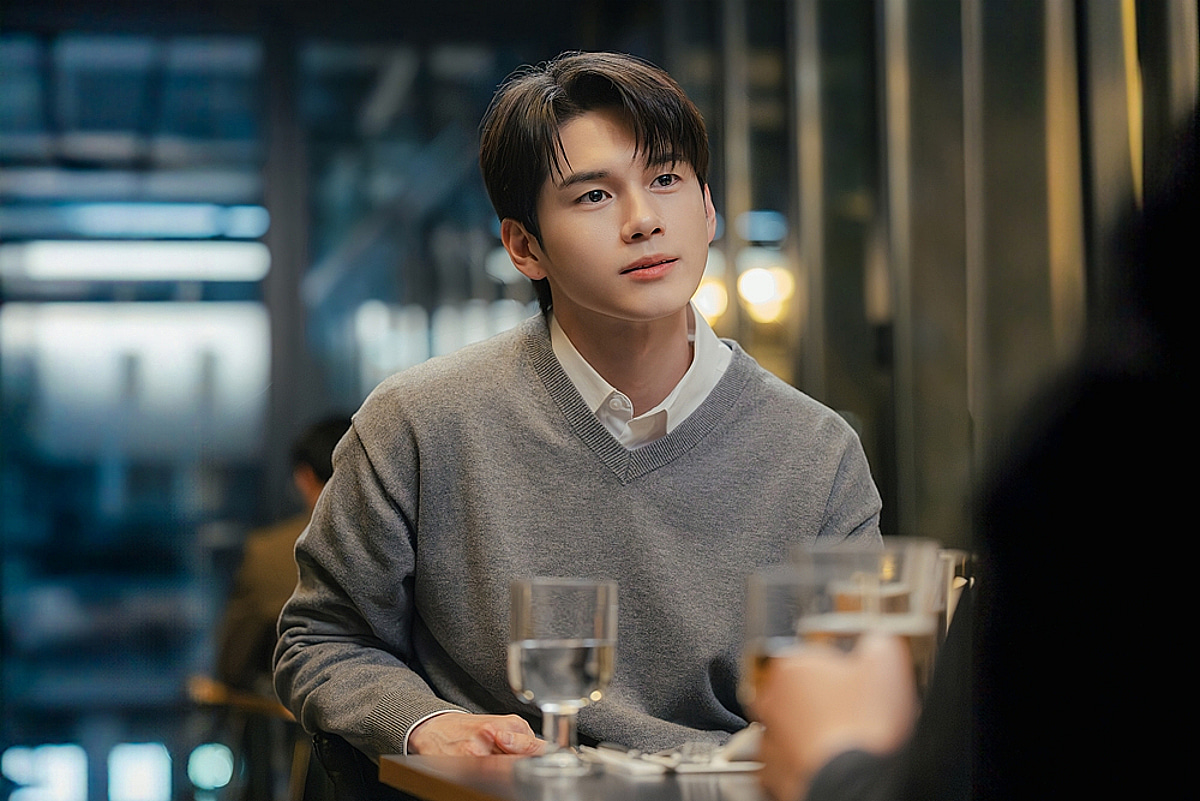 '재벌' 옹성우, 온화한 가면 속 까만 야망男 변신 [오싹한 연애]