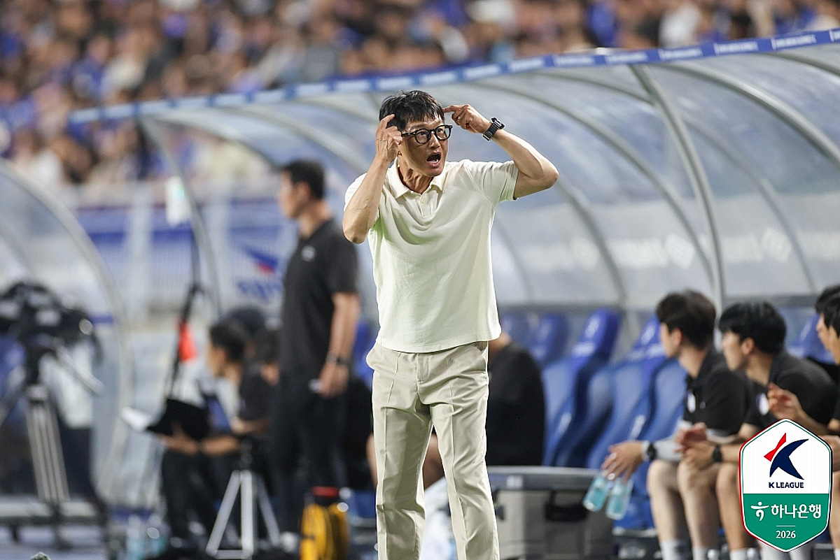 '06년생 신예 멘털 어쩌나' 이정효 감독 존중 결여 논란, 씻을 수 없는 상처받은 선수·팬... 심지어 상대 팀까지