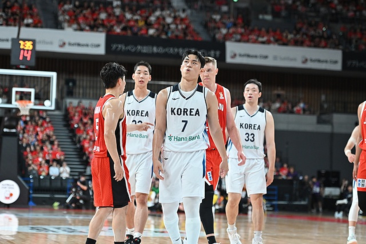 '하치무라 핑계도 못 댄다' 뛰지도 않았는데 더 크게 졌다... 한국, 日에 20점→29점 차 연패
