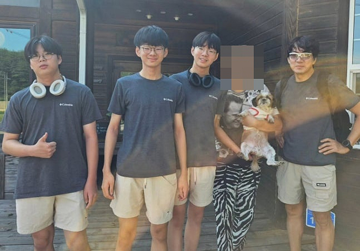 '대한이가 186cm라니'..삼둥이, 父 송일국보다 키 훌쩍 큰 근황 [스타이슈]