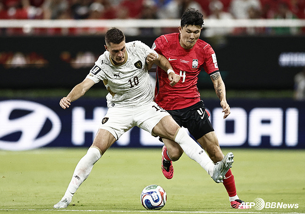 '유로 득점왕이 슈팅 0개라니...' 김민재 철벽수비에 英매체 감탄 "쉬크, 길고 외로운 밤 보냈다"