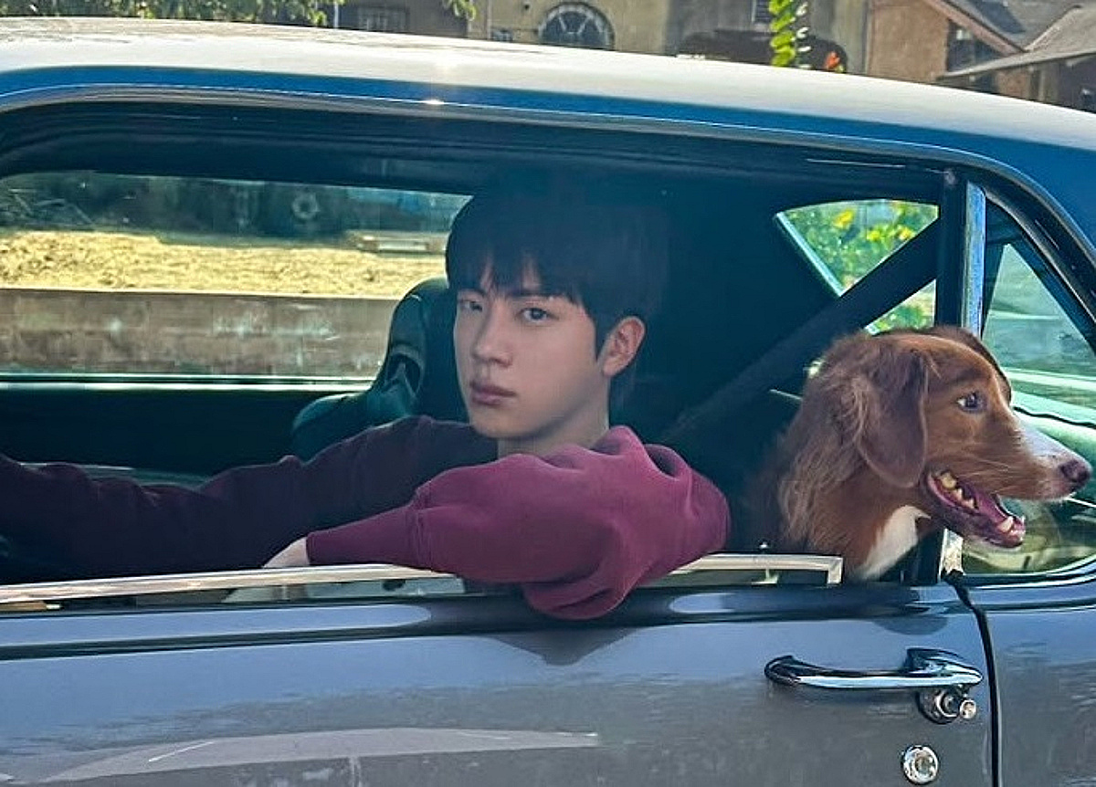 도쿄돔에 울려퍼진 'Running Wild'..방탄소년단 진, 이번엔 WBC서 최고 인기 입증