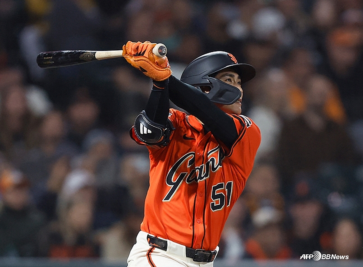 [속보] 이정후 타격감 보소! 2회말 만루서 깔끔한 2타점 적시타 폭발→무려 6경기 연속 안타 행진