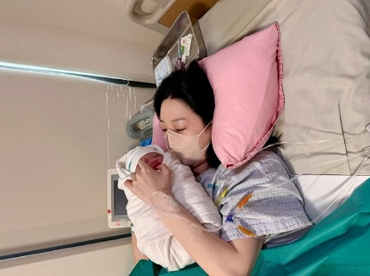 '오상진♥' 김소영, 둘째 출산 후 여유 "그저 귀엽고 시간 안 가"