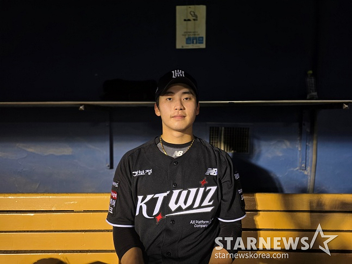"'어쩌라고 막았잖아' 알죠, 영업 시작합니다" KT 박영현, 과연 원조는 달랐다! 9회말 2사 만루 국대 4번 타자에 7연속 직구→진땀 SV