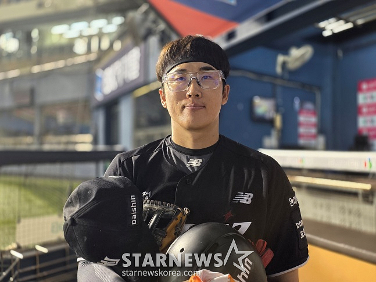 "저도 부러진 방망이 달라고 했던 아이였죠" 허경민이 어린이팬 지나치지 못하는 이유... "받은 사랑 돌려드리는 게 당연하다" [인터뷰]