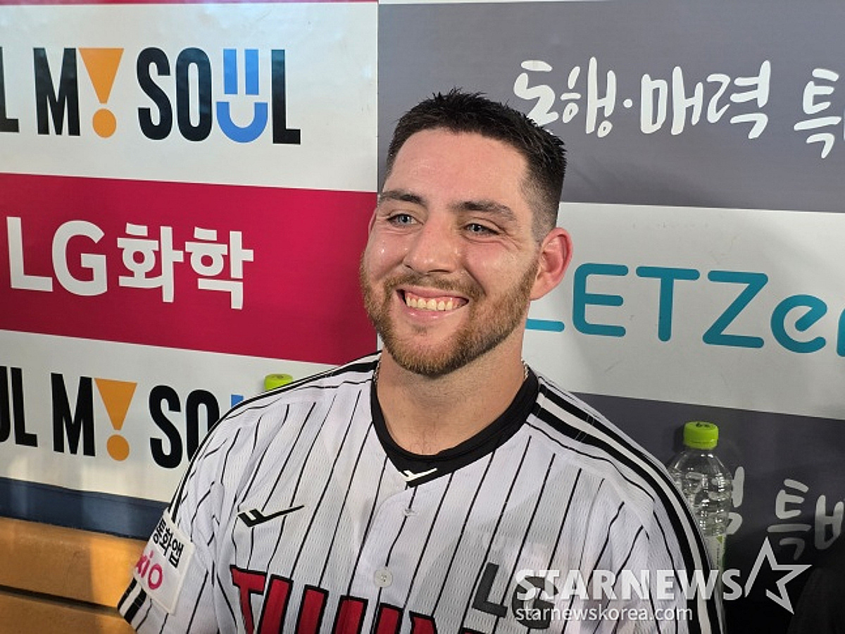 "사이클링 히트인 줄 몰랐다" 그럼 대체 왜, 복덩이 LG 외인은 3루까지 미친 듯이 뛰었나