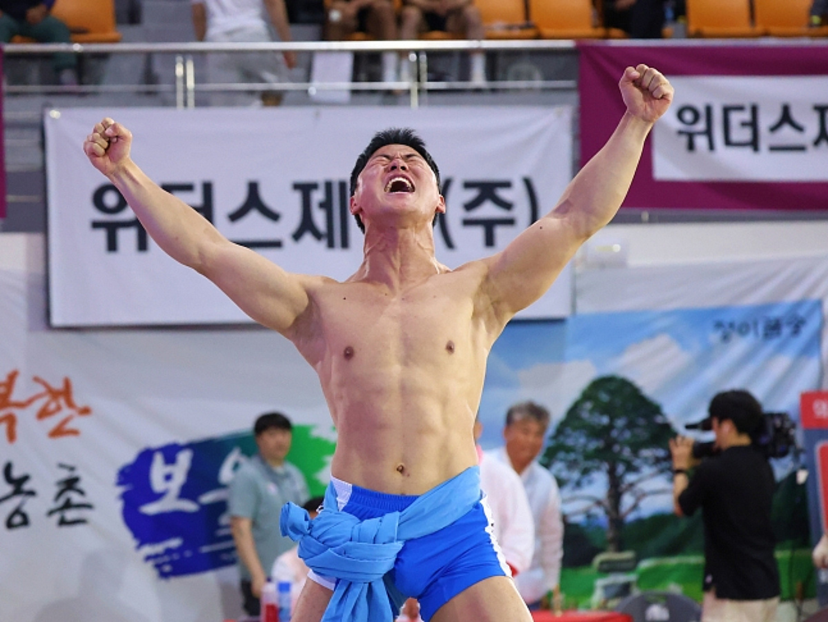 전성근, '보은단오장사씨름대회'서 통산 3번째 소백장사 등극