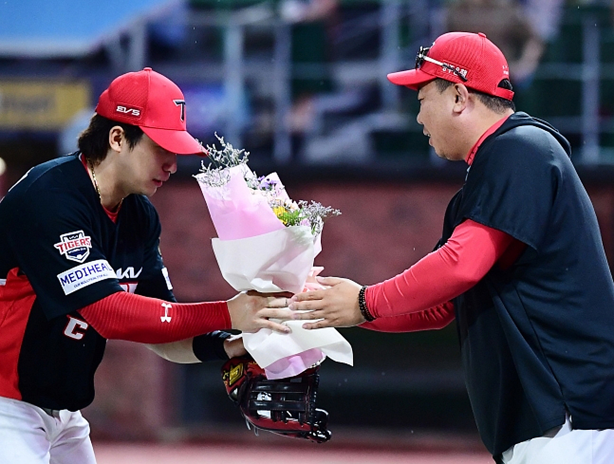 '이젠 LG도 보인다' 3연승 KIA-이범호 200승 겹경사 "김호령이 이끌었다" 꽃감독의 미소 [인천 현장]