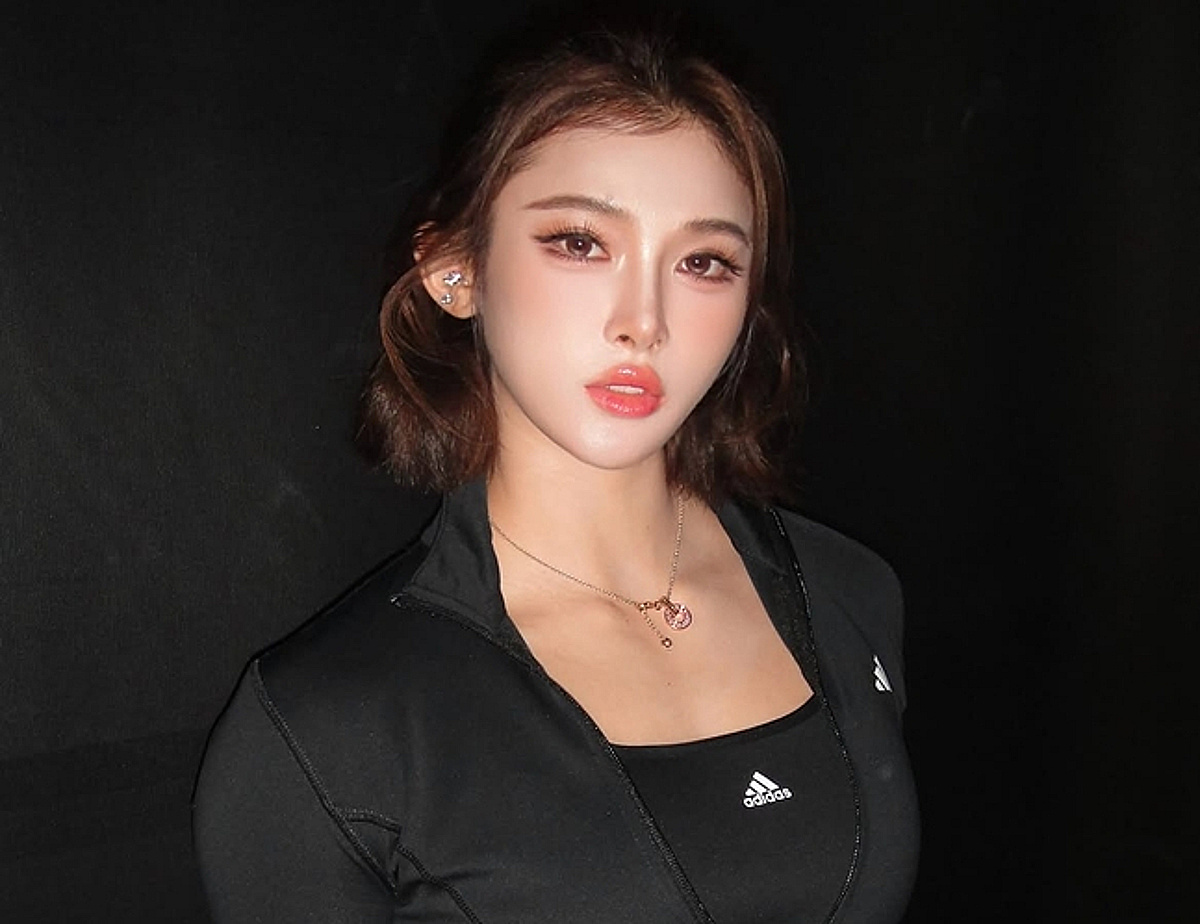 유니폼 벗고 지퍼 내렸다! '中육상여신' AG 메달리스트, 과감한 일상에 '들썩'