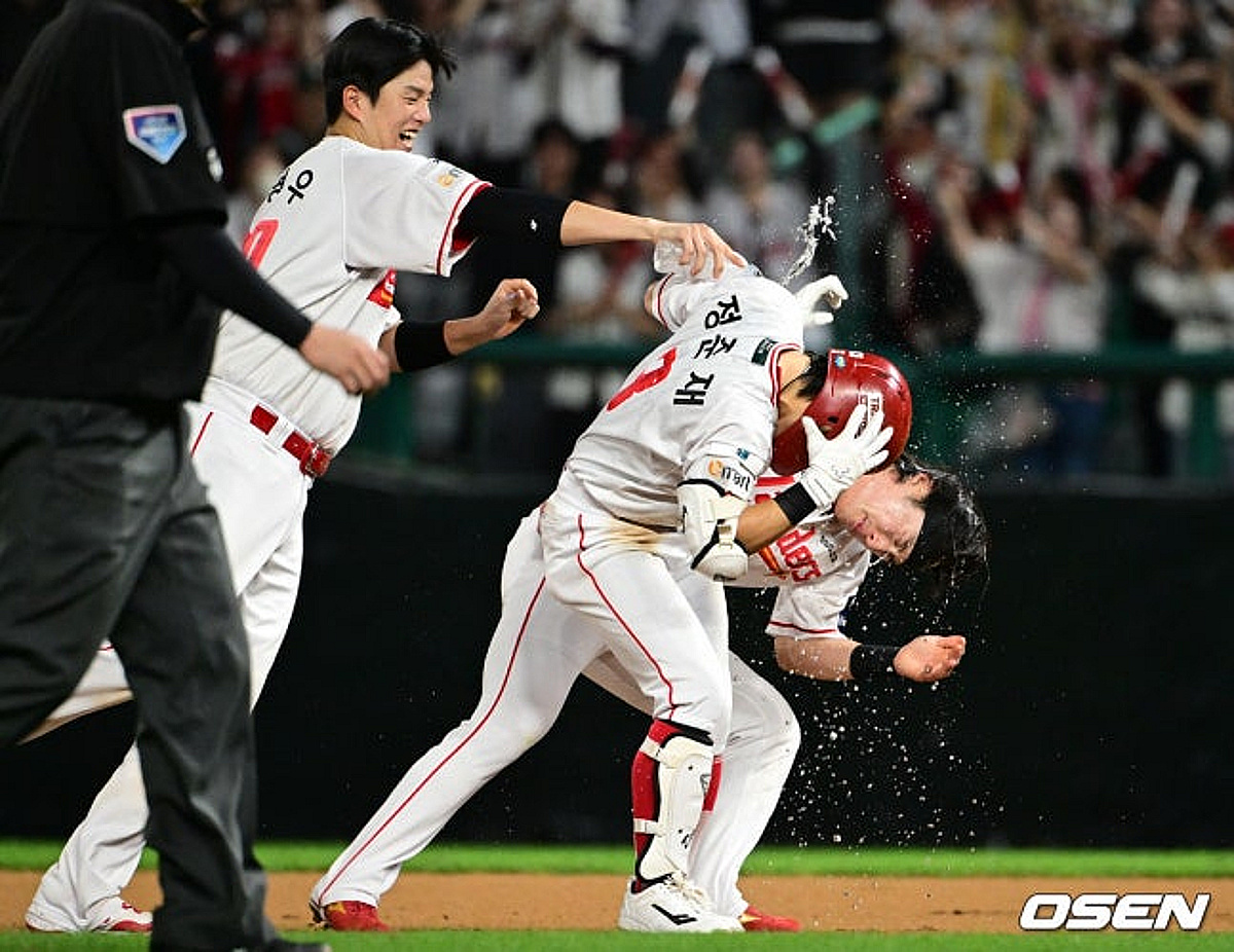 '국대' 조형우 2타점·정준재 끝내기 안타→사령탑 흐뭇 "한층 더 성장했다" [인천 현장]