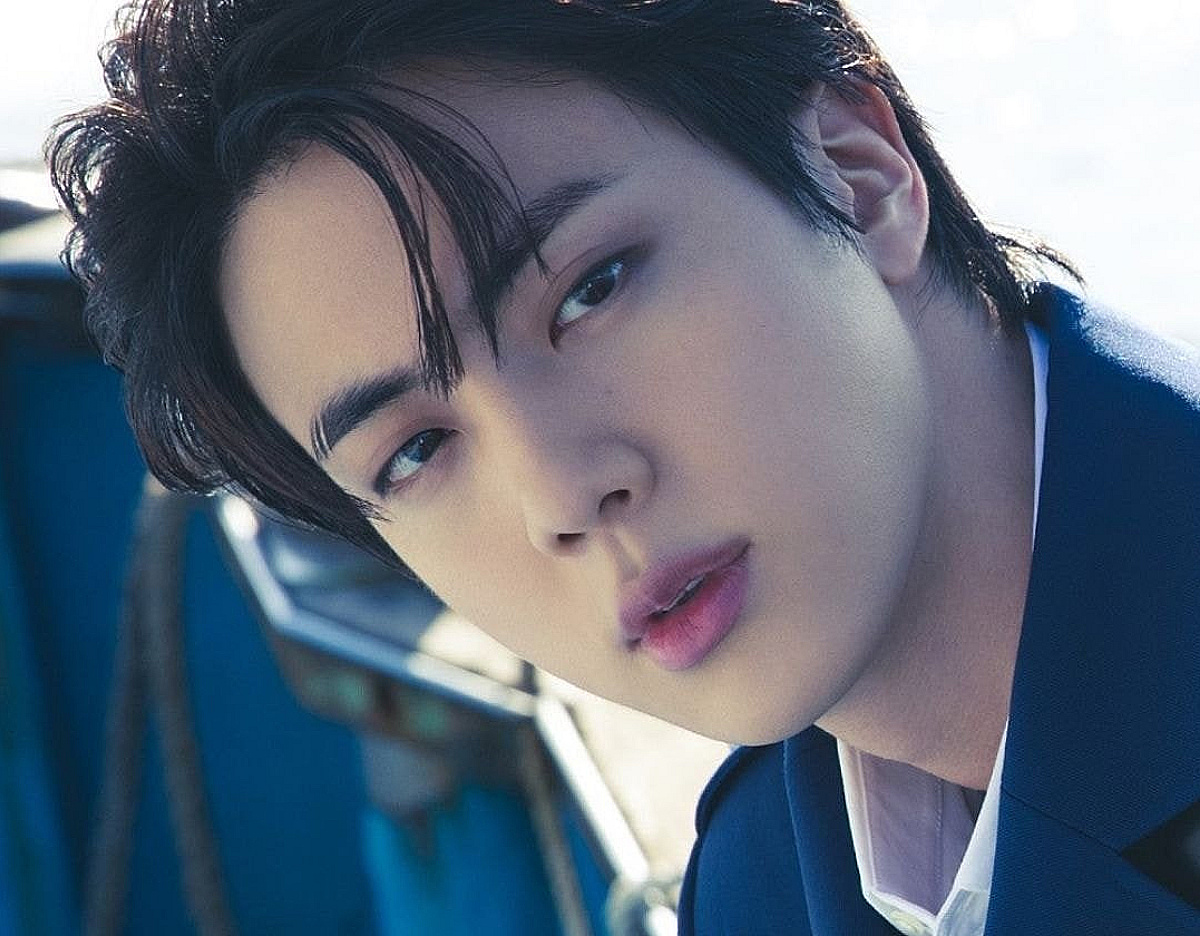 역시 '美의 남신'! 방탄소년단 진, '성년의 날 향수 광고 모델로 딱인 스타' 1위