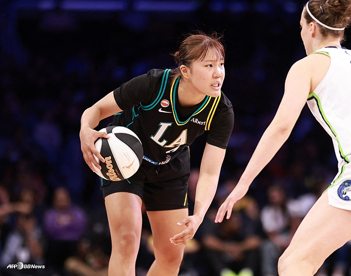 '커리어 하이 13점 폭발+첫 3점도 성공' 박지현, WNBA 진출 후 최고 활약! 22분 넘게 뛰며 1스틸까지