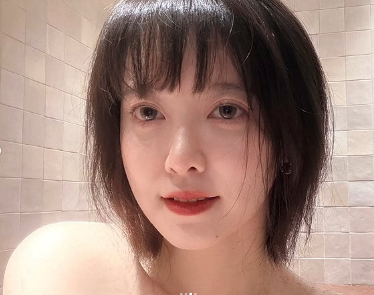 구혜선, 옷 안 입은 줄..상의 실종 셀카에 노출 해명 "옷 입었습니다"