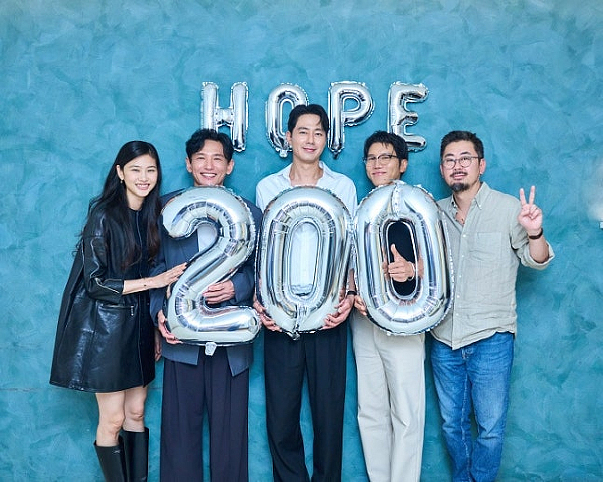 황정민 '호프', 개봉 5일 만 200만 관객 돌파..'왕사남'보다 빨라 [스타이슈]