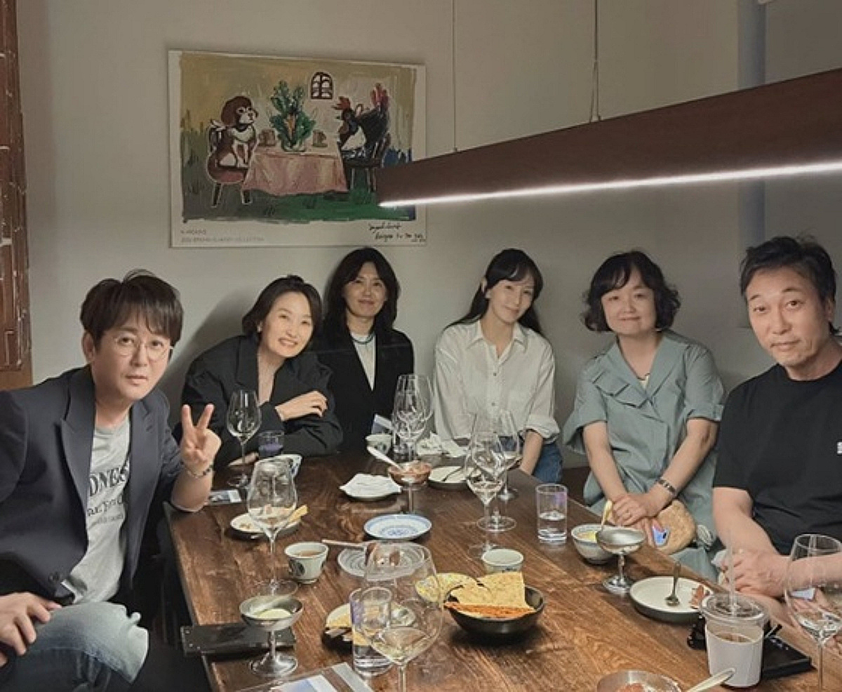 신승훈, '별밤지기' 이문세·박경림·해이와 뭉쳤다 "가족들 모임"
