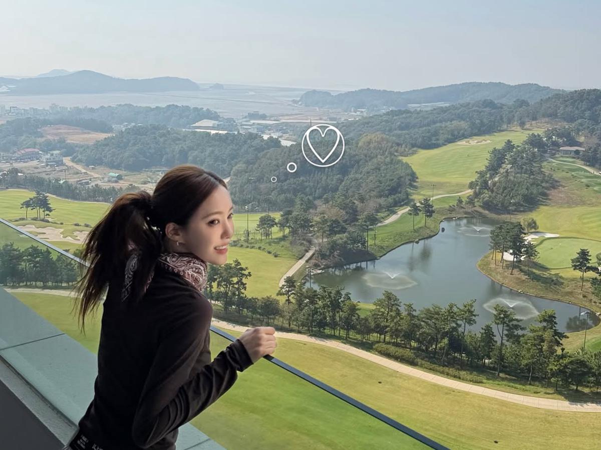 '10세 연상♥' 효민, 이게 다 얼마야..명품 두르고 럭셔리 골프장行