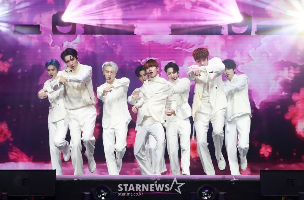 [2020 AAA HD Preview]펜타곤 '화끈한 무대 보러오세요'[★포토]