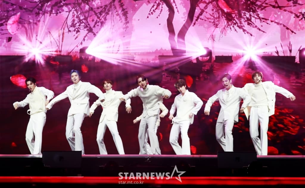 [2020 AAA HD Preview]펜타곤 '내일 만나요'[★포토]