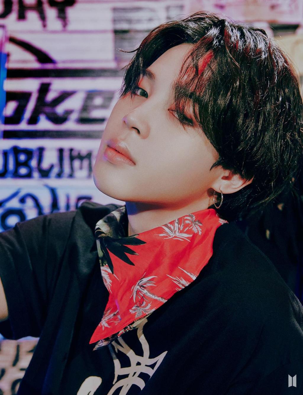 방탄소년단 지민, 인기투표 107주째 1위..생일 기념 최다 득표 '新역사'