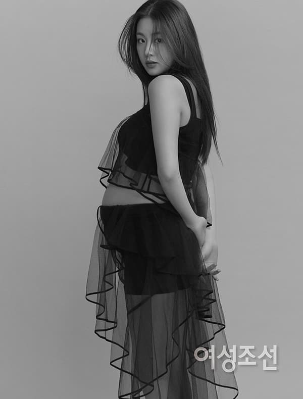 강소라 만삭 화보..이보다 더 과감할 수가 "한계는 없다"