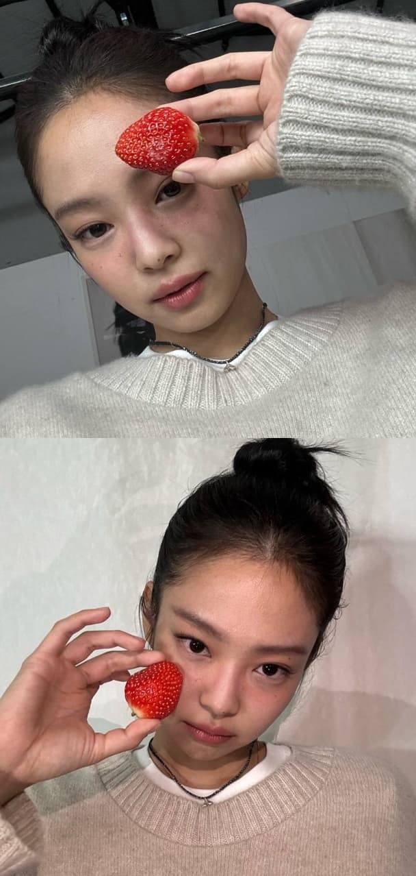 '뷔 결별설' 제니, "알 수 없는 딸기 셀카 두 장"[스타IN★]
