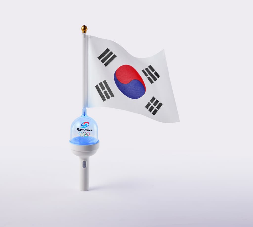 하이브, '팀코리아 응원봉' 5천여개 제공..파리올림픽 응원문화 바꾼다
