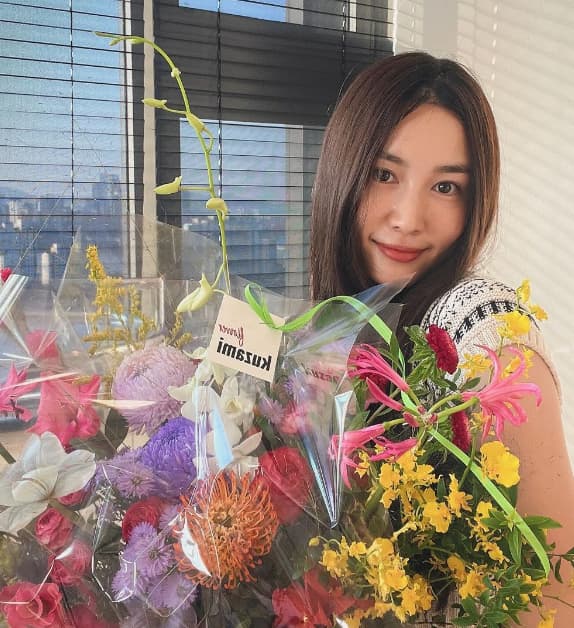 ♥남궁민 어디에..진아름, 꽃다발 한가득 받고 행복 '뿜뿜'