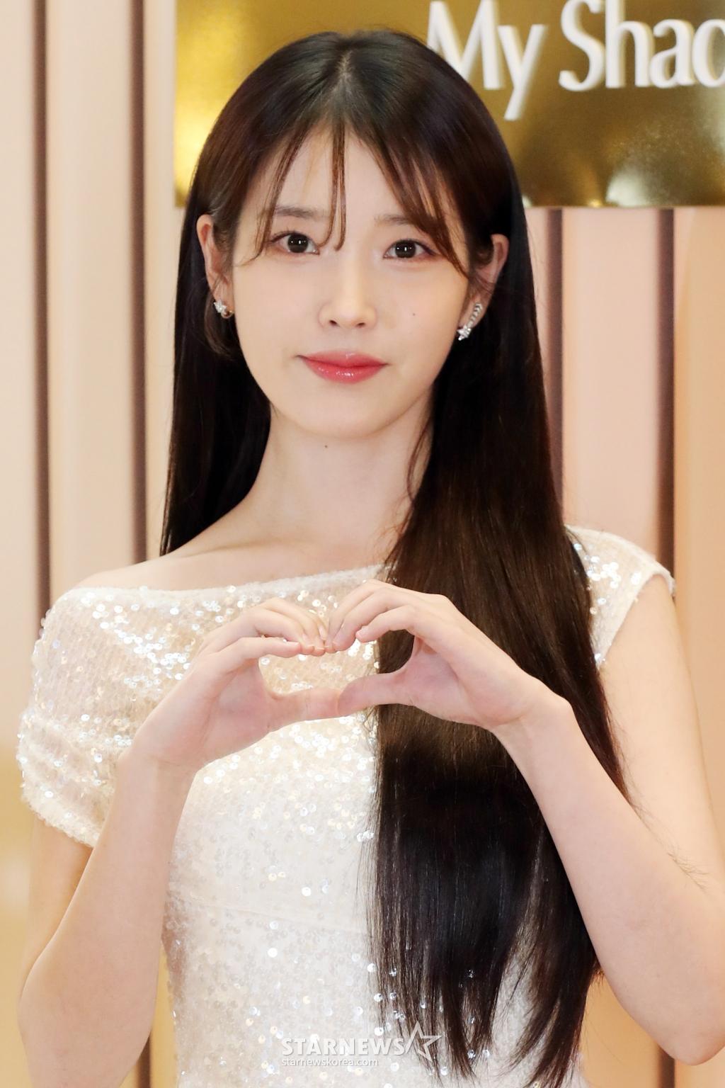 "아이유, 정치색 안 드러냈었는데"..前국힘 비대위원의 한숨 [스타이슈]