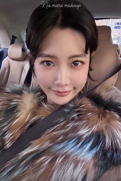 클라라, 성형 의혹 끝냈다..민낯 공개+"메이크업 안 해" 심경
