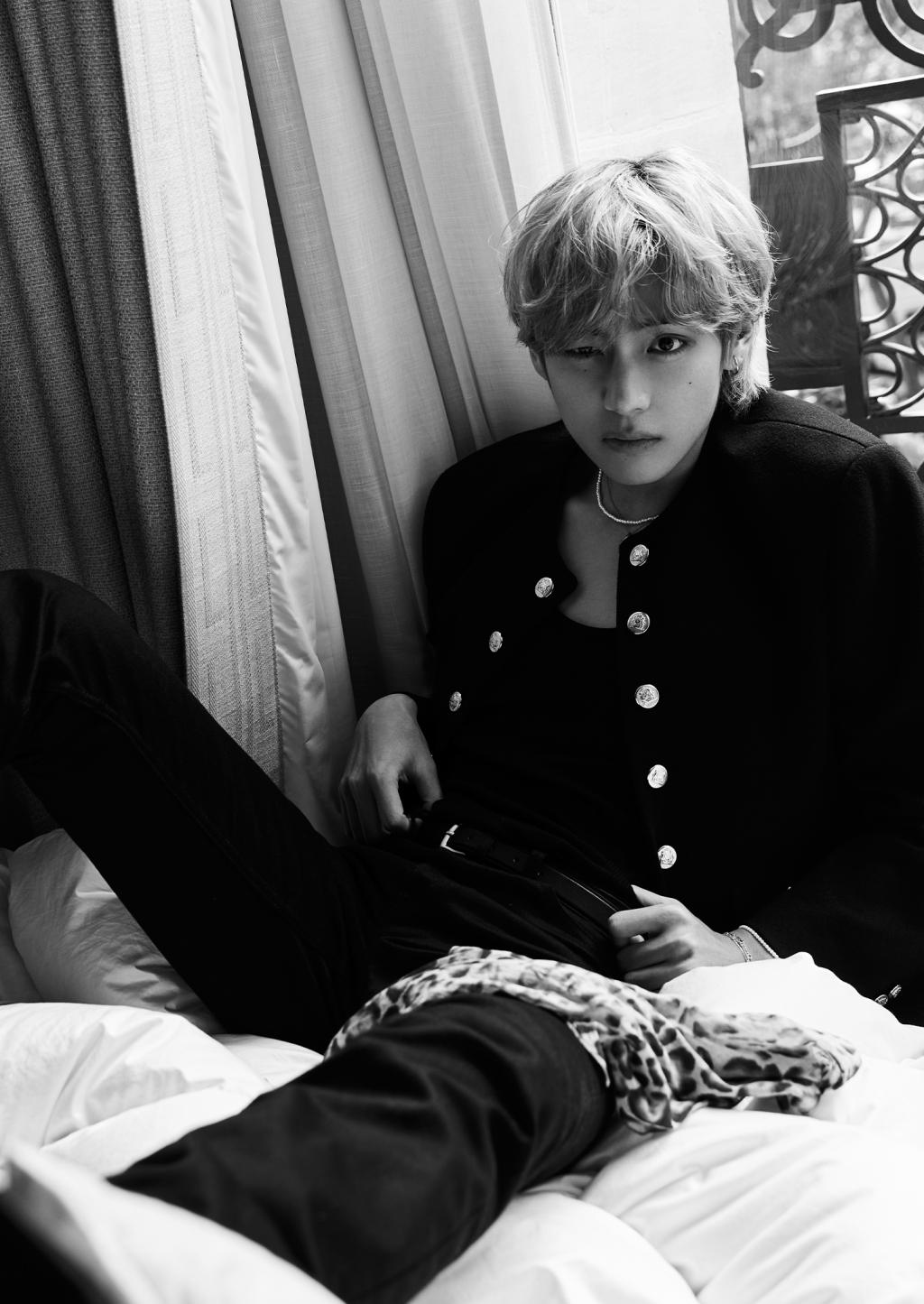 뷔로 배우는 영어..방탄소년단 뷔, 방글라데시 교과서 등장 '글로벌 존재감'