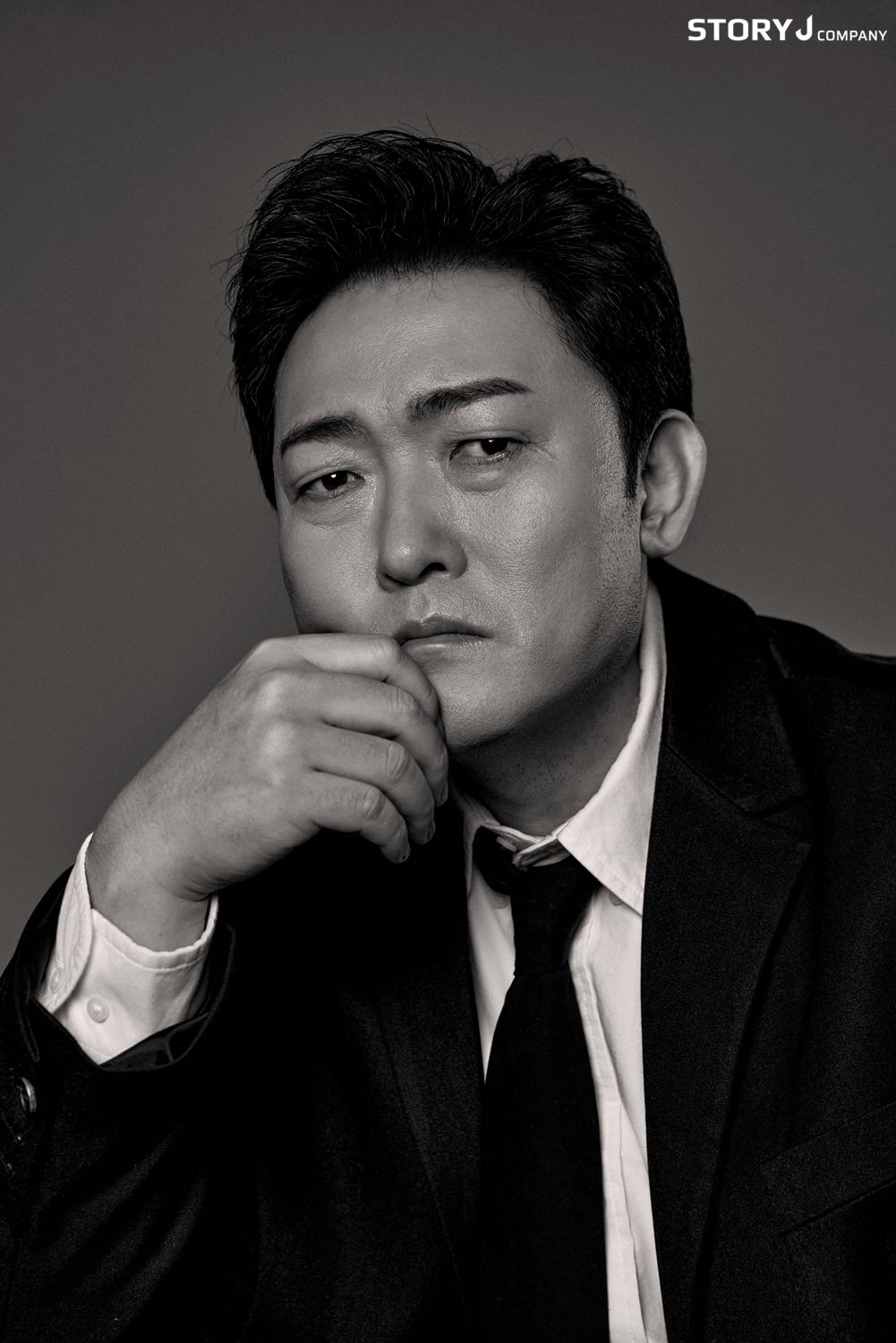 이준혁, 김성철·서인국 소속사行..스토리제이컴퍼니 전속 계약 [공식]