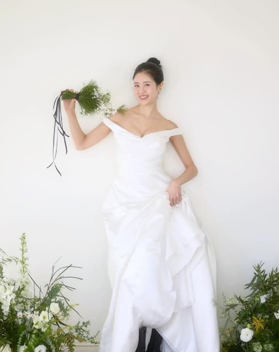 '나솔' 10기 현숙, 2살 연하와 재혼..소규모 결혼식 현장 공개 "꿈만 같아"