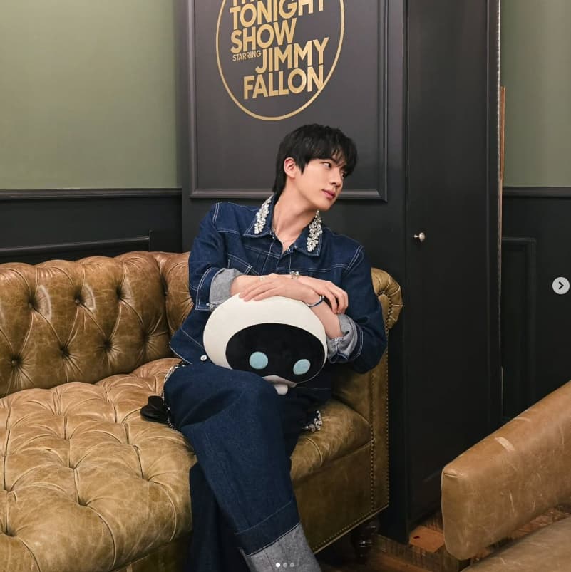 사진=진 SNS