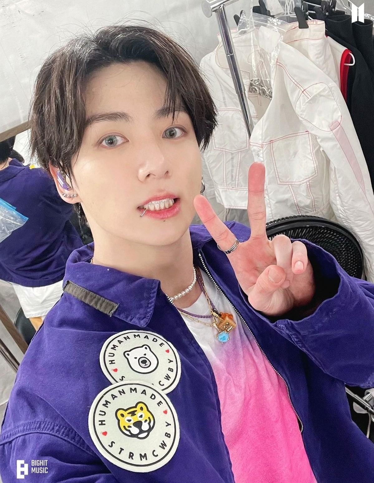 '정국이가 쏜다' 방탄소년단 정국 韓팬클럽, 군인 무료 음료+아이스크림 제공..'초특급 전역 응원'