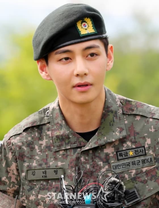 방탄소년단 뷔가 군 복무 중 이룬 20가지 성과..美포브스 집중조명