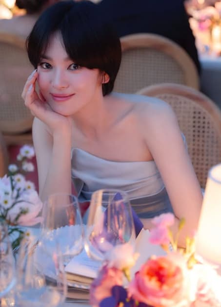 "아름답다" 송혜교, 빠져드는 눈빛..한소희·박솔미도 그저 '감탄'
