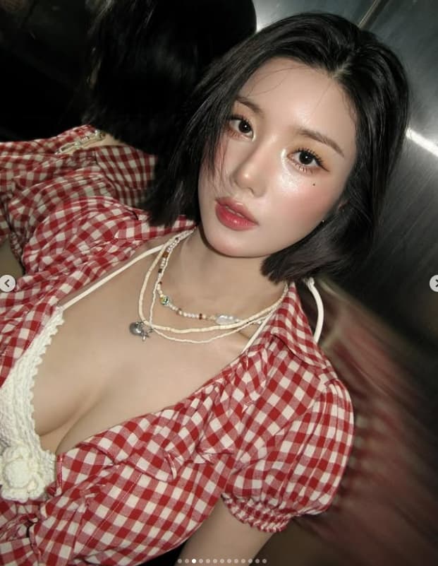 권은비, '화이트 비키니' 풀어헤친 반응 터졌다..'워터밤 서울 2025' 비하인드샷