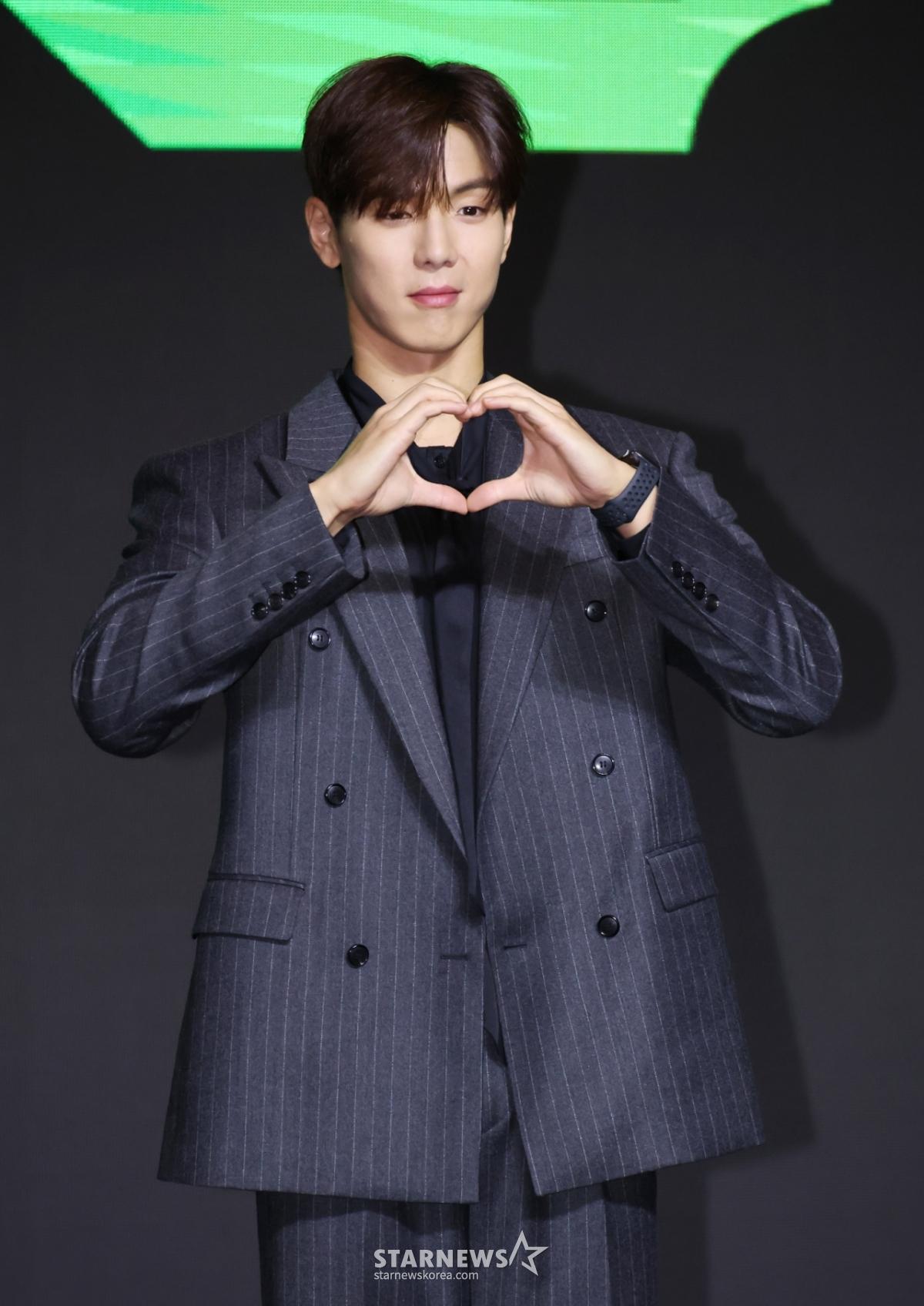 그룹 몬스타엑스(MONSTA X) 셔누가 16일 오후 서울 콘래드호텔에서 진행된 데뷔 10주년 기념 기자간담회에 참석해 포즈를 취하고 있다. /2025.07.16 /사진=이동훈 photoguy@