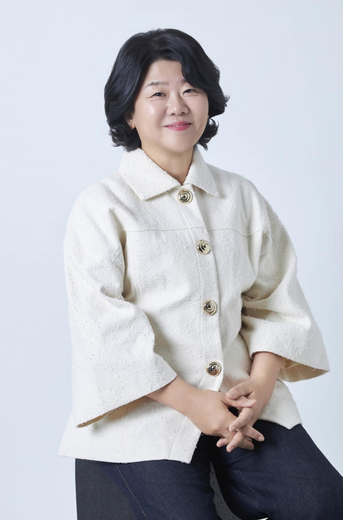 영화 '좀비딸'(감독 필감성)의 배우 이정은이 24일 진행된 라운드 인터뷰를 위해 포즈를 취하고 있다. /사진제공=NEW 2025.07.24 /사진=이동훈 photoguy@