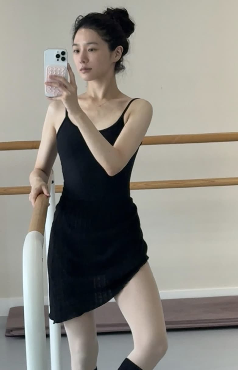 '오겜3' 박규영, 거울 셀카로 드러낸 발레복 자태..종잇장 몸매 눈길[스타IN★]