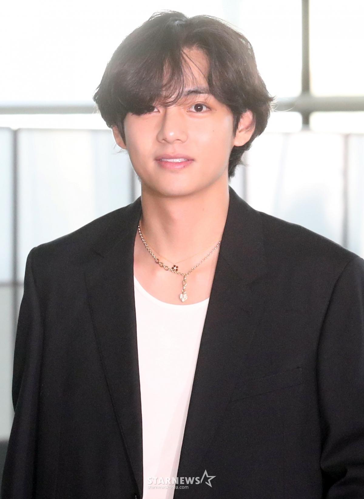 방탄소년단 뷔, '같이 바다 보러 가고 싶은 男스타' 1위 [스타폴]